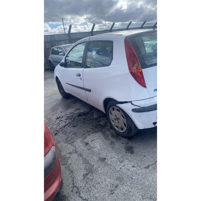 Feu arriere principal gauche (feux) FIAT PUNTO 2 Photo n°10