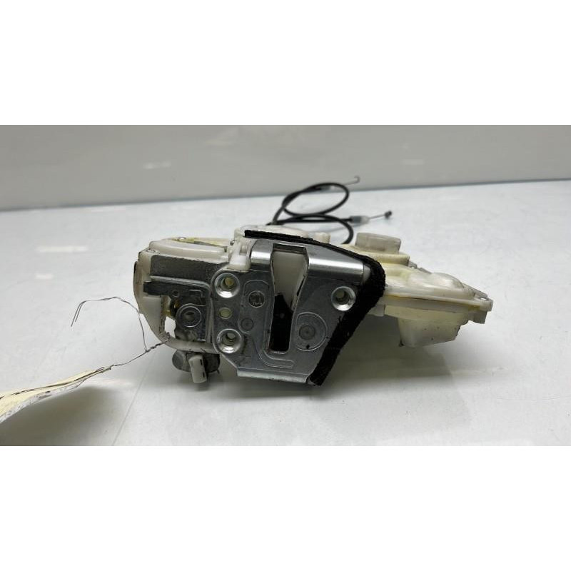 Serrure avant droit OPEL AGILA B Photo n°10