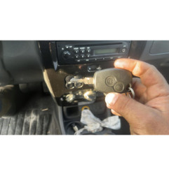 Crochet de remorquage DACIA DUSTER 1