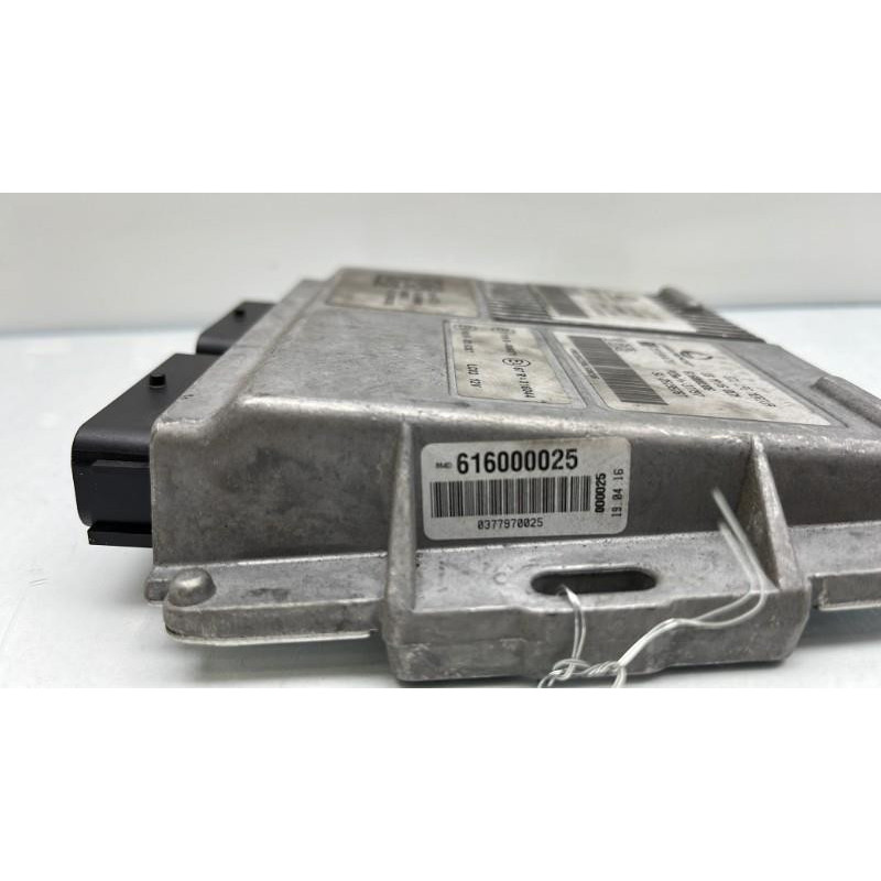 Calculateur moteur OPEL MERIVA B Photo n°1