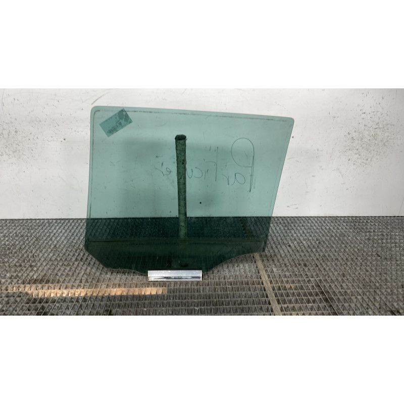 Vitre arriere droit OPEL ZAFIRA B Photo n°6