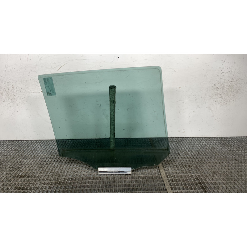 Vitre arriere gauche OPEL ZAFIRA B Photo n°5