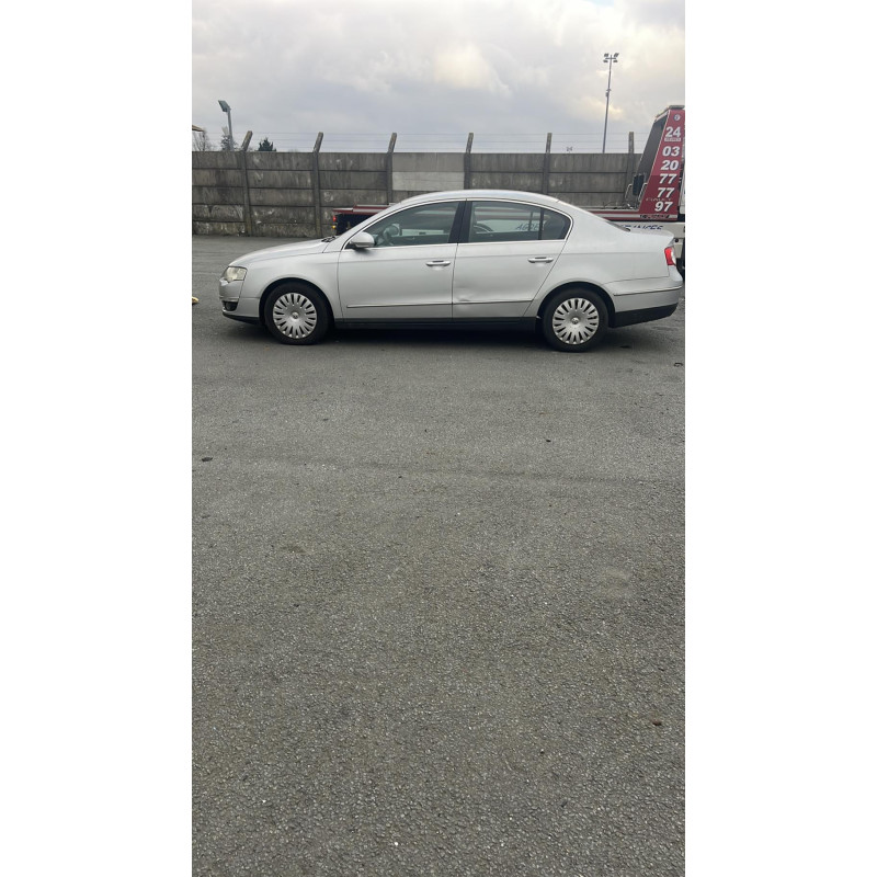Feu arriere secondaire gauche (feux) VOLKSWAGEN PASSAT 5 Photo n°7