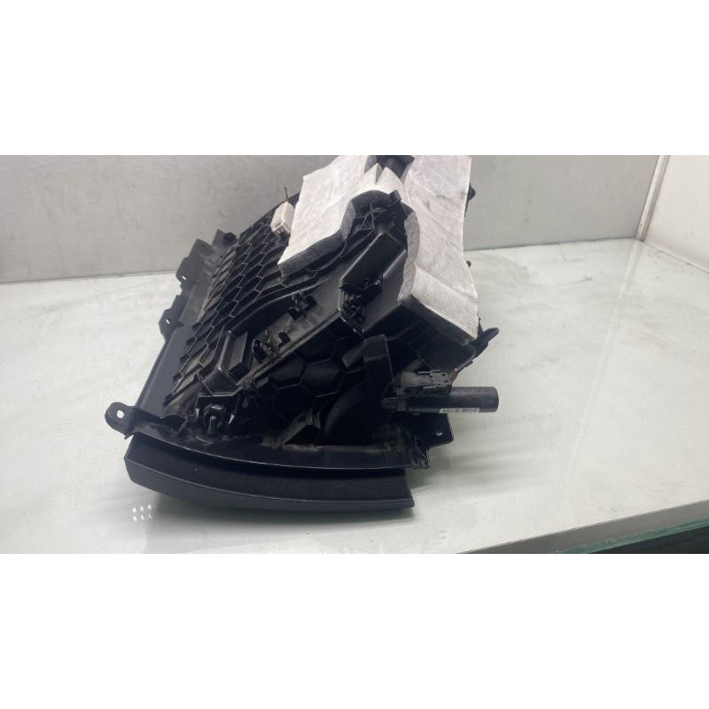 Boite a gants BMW SERIE 1 F21 Photo n°6