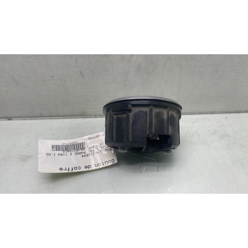 Bouton de coffre BMW SERIE 1 F21 Photo n°4