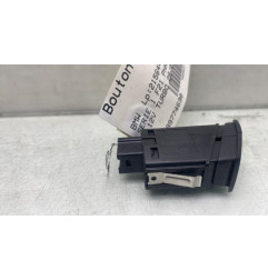 Bouton de warning BMW SERIE 1 F21 Photo n°1