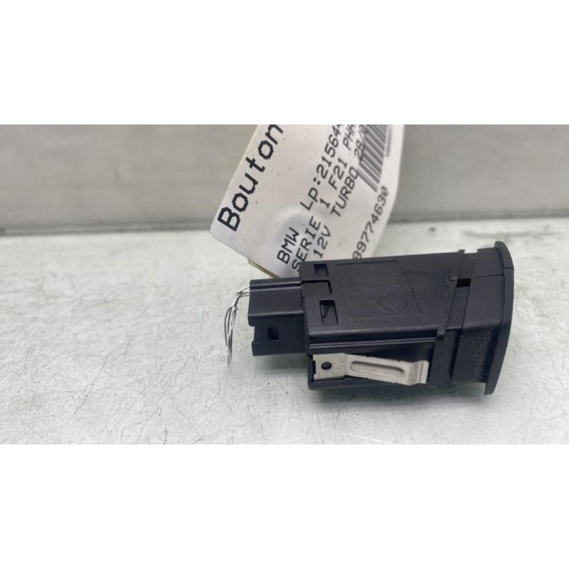 Bouton de warning BMW SERIE 1 F21 Photo n°1