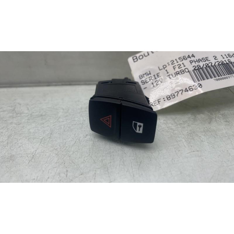 Bouton de warning BMW SERIE 1 F21 Photo n°4