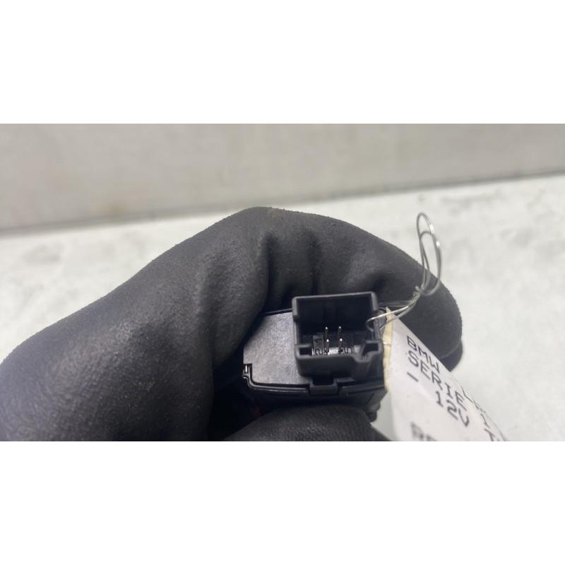 Bouton de warning BMW SERIE 1 F21 Photo n°5