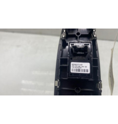Interrupteur de leve vitre avant droit BMW SERIE 1 F21