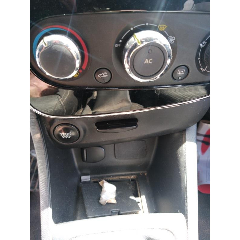 Feu arriere principal gauche (feux) RENAULT CLIO 4 Photo n°5