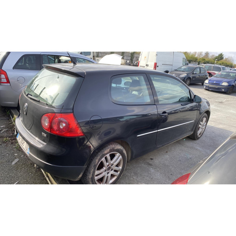 Feu arriere secondaire droit (feux) VOLKSWAGEN GOLF 5 Photo n°16