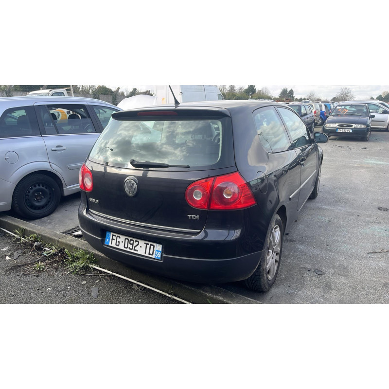 Feu arriere secondaire gauche (feux) VOLKSWAGEN GOLF 5 Photo n°10