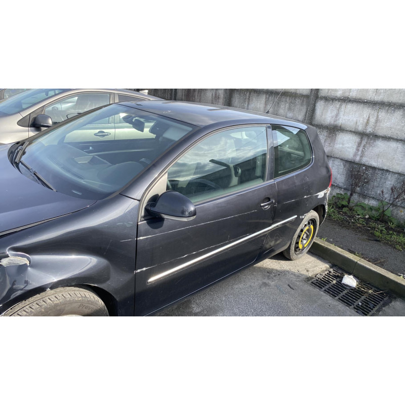 Feu arriere secondaire gauche (feux) VOLKSWAGEN GOLF 5 Photo n°19