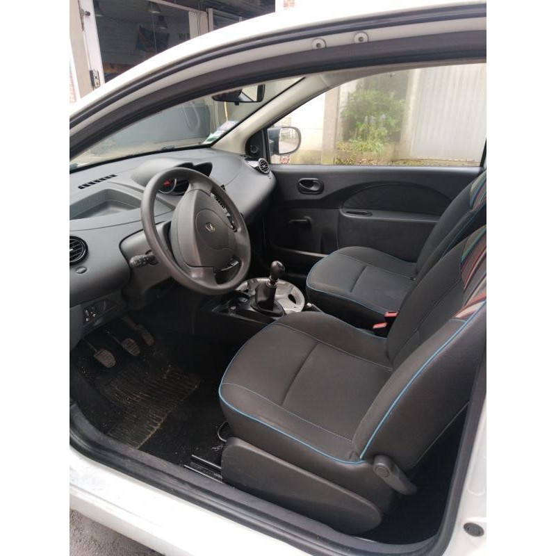 Calandre RENAULT TWINGO 2 Photo n°9