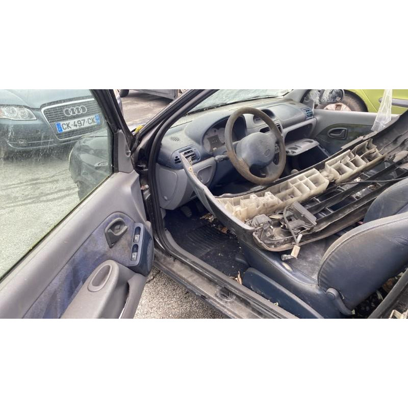 Interrupteur de leve vitre avant gauche RENAULT CLIO 2 Photo n°5