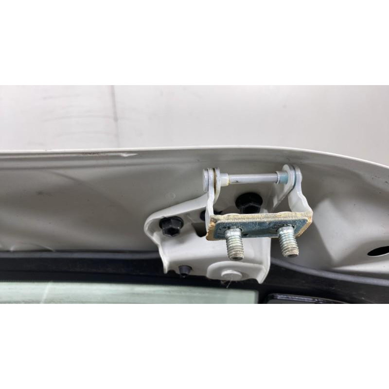Lunette arriere PEUGEOT 108 Photo n°6