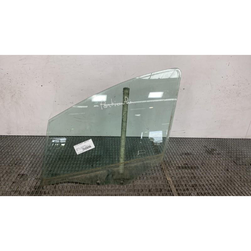 Vitre avant gauche PEUGEOT 308 1 SW Photo n°3