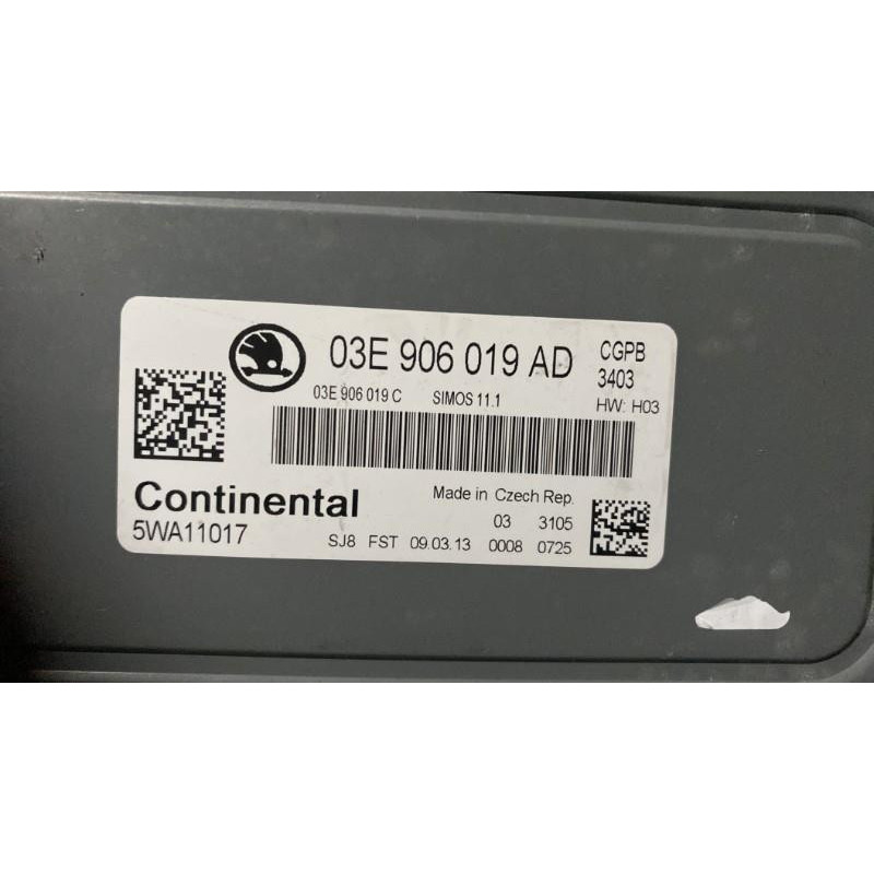 Calculateur moteur SKODA FABIA 2 Photo n°5