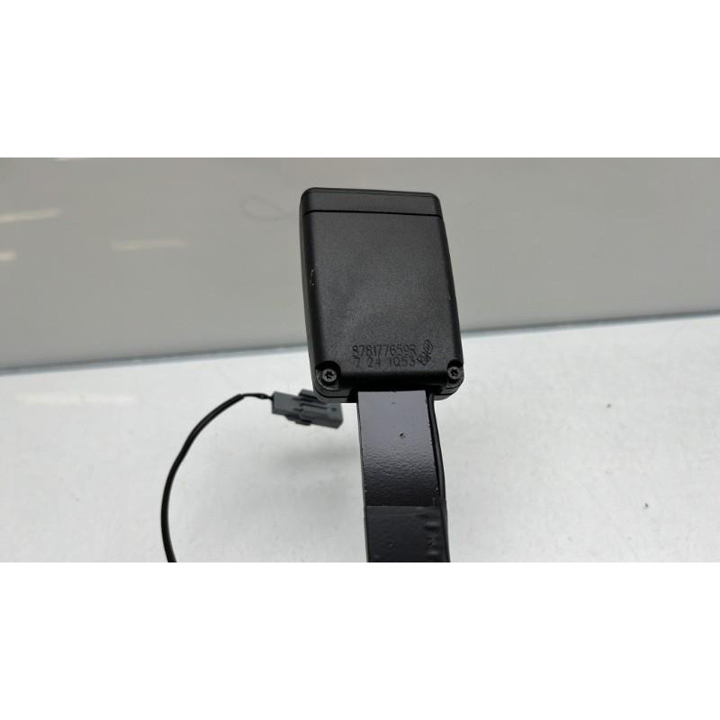 Attache ceinture avant droit RENAULT CLIO 4 Photo n°6