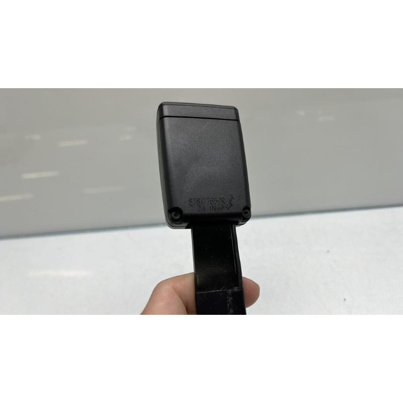 Attache ceinture avant gauche RENAULT CLIO 4 Photo n°4