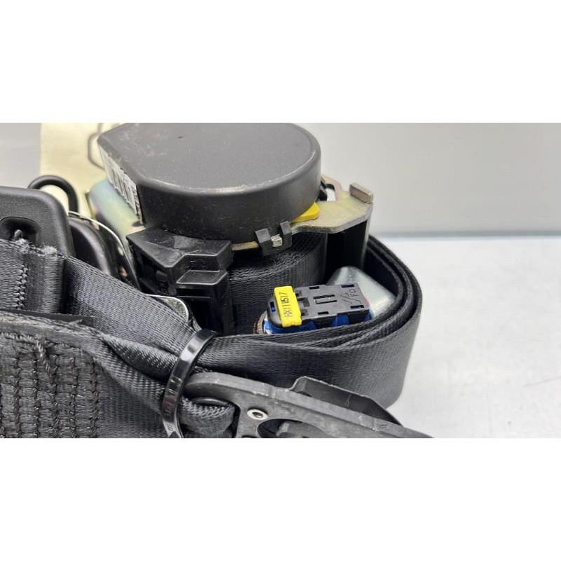 Pretensionneur de ceinture avant droit RENAULT CLIO 4 Photo n°4