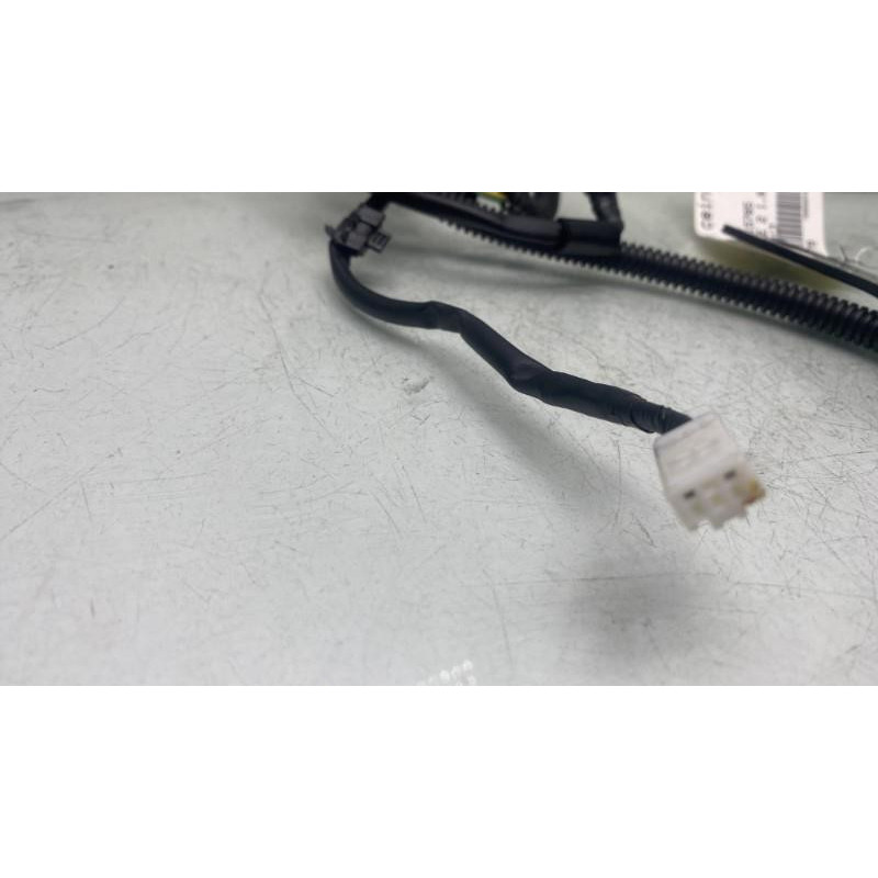 Attache ceinture avant droit TOYOTA YARIS 3 Photo n°5