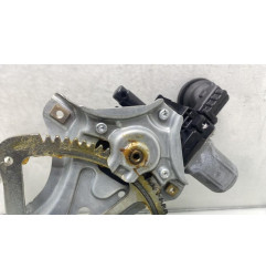 Leve vitre electrique arriere droit TOYOTA YARIS 3 Photo n°1