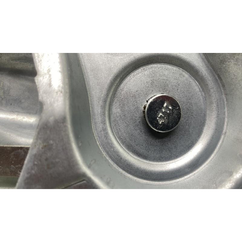Leve vitre electrique arriere droit TOYOTA YARIS 3 Photo n°5