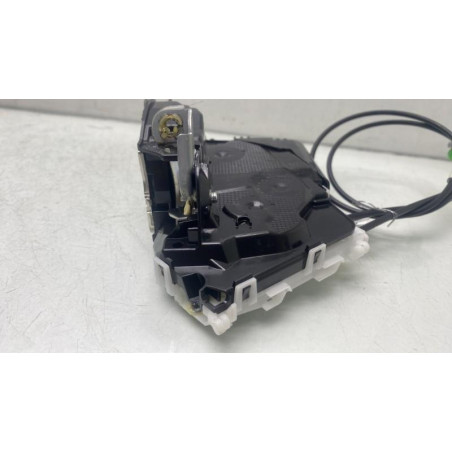 Serrure avant droit TOYOTA YARIS 3