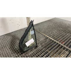 Custode avant gauche (porte) TOYOTA YARIS 3