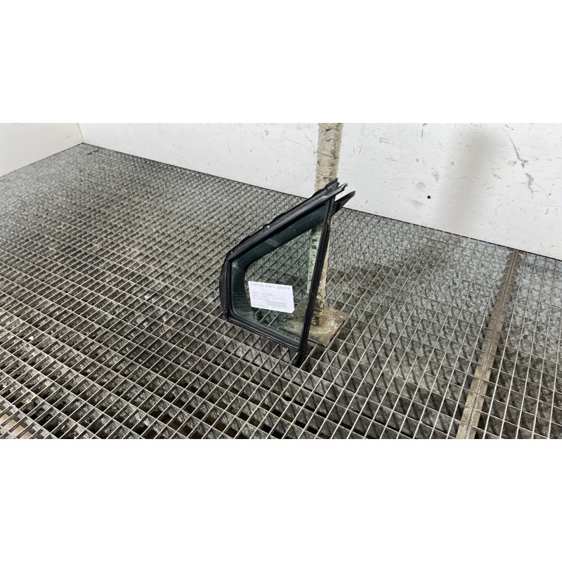 Custode avant gauche (porte) TOYOTA YARIS 3 Photo n°3