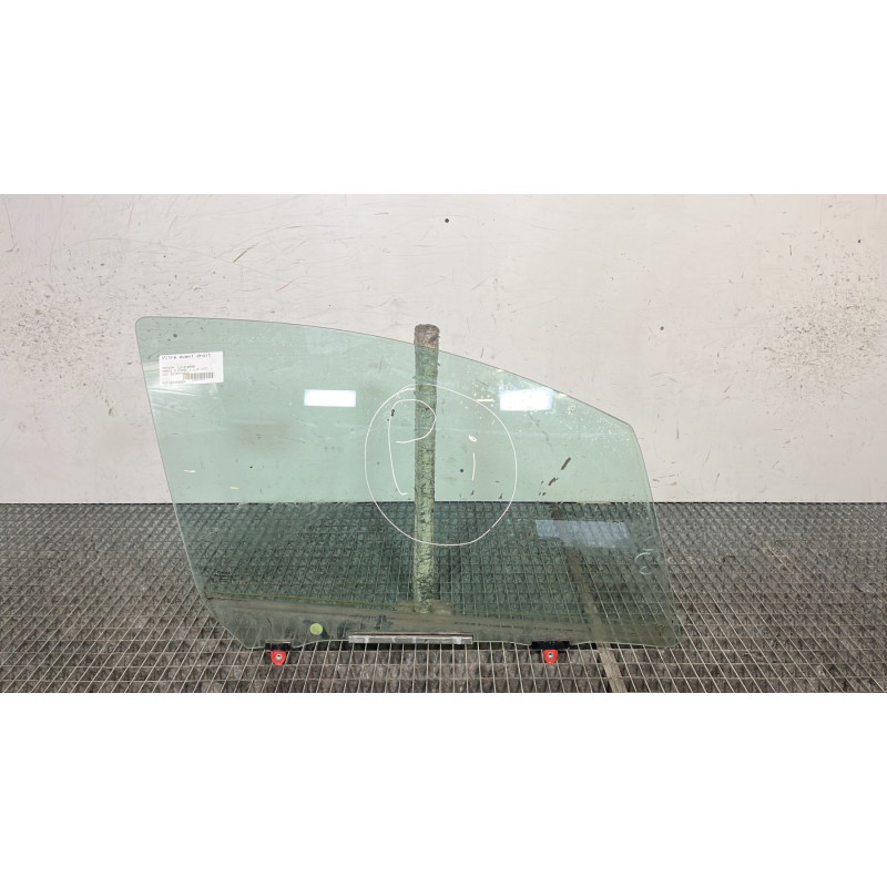 Vitre avant droit TOYOTA YARIS 3 Photo n°1