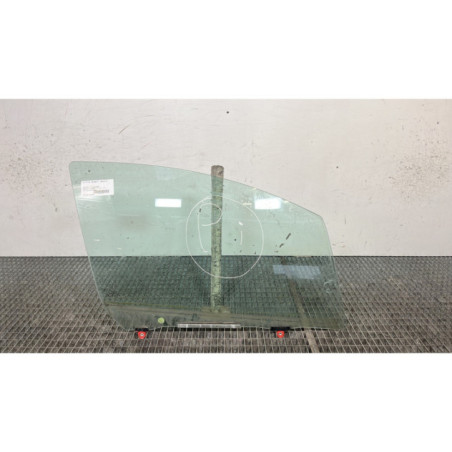 Vitre avant droit TOYOTA YARIS 3 Photo n°1
