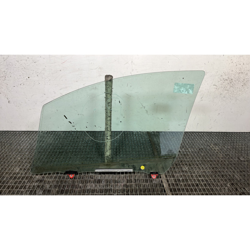 Vitre avant droit TOYOTA YARIS 3 Photo n°4