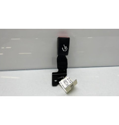Attache ceinture arriere gauche PEUGEOT 208 1