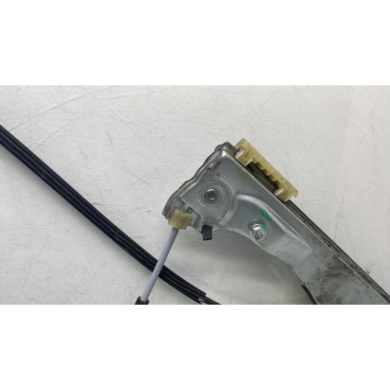 Leve vitre electrique avant gauche CITROEN C4 CACTUS Photo n°4
