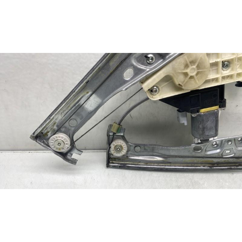 Leve vitre electrique avant gauche CITROEN C4 CACTUS Photo n°6