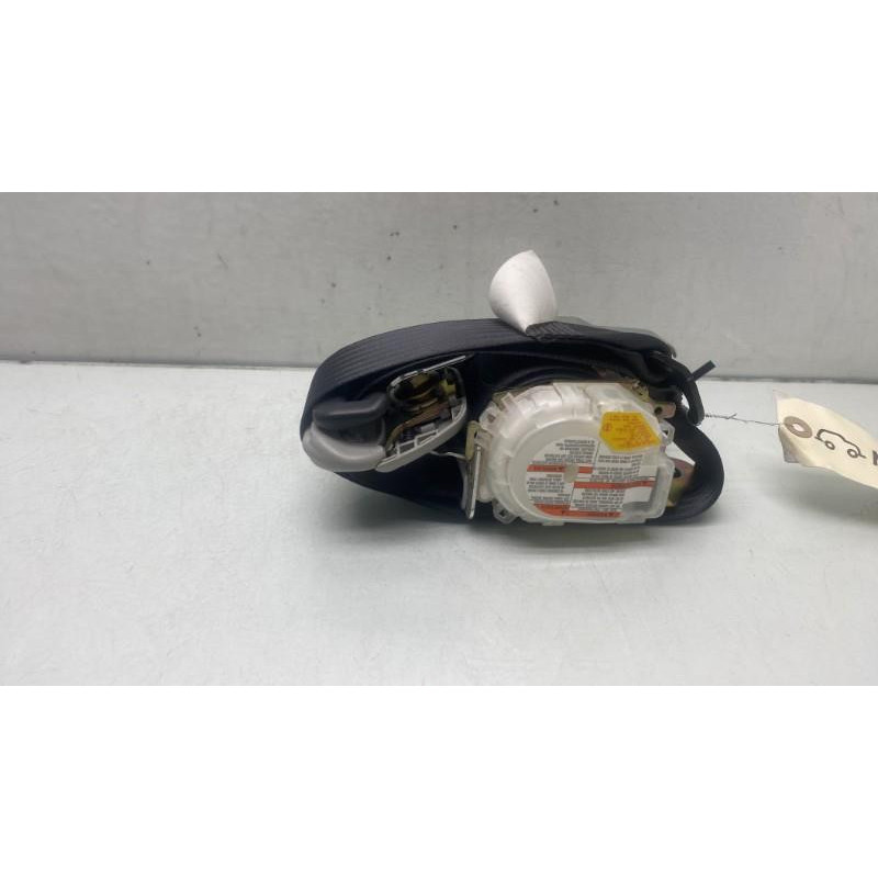 Pretensionneur de ceinture avant droit SUZUKI SWIFT 3 Photo n°1