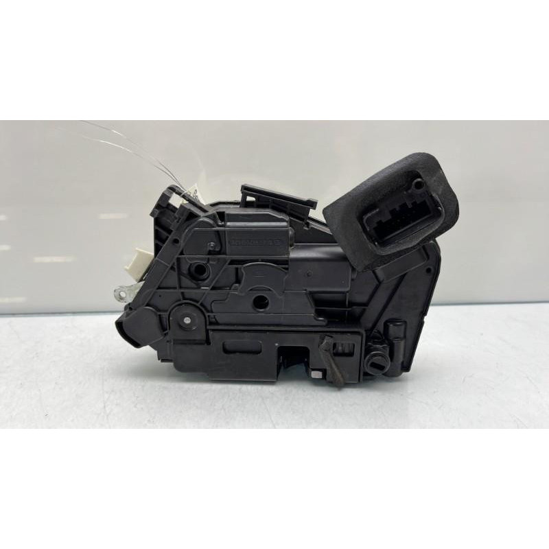 Serrure arriere droit VOLKSWAGEN POLO 5 Photo n°5