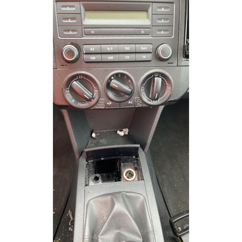 Compresseur clim VOLKSWAGEN POLO 4 Photo n°5