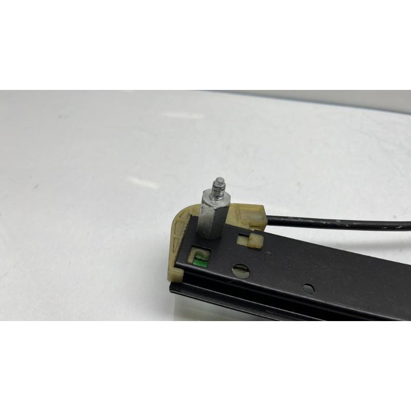 Leve vitre electrique arriere droit AUDI A1 1 Photo n°3
