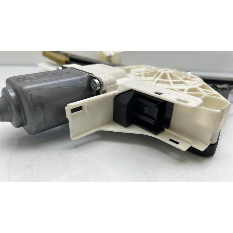 Leve vitre electrique arriere droit AUDI A1 1 Photo n°11