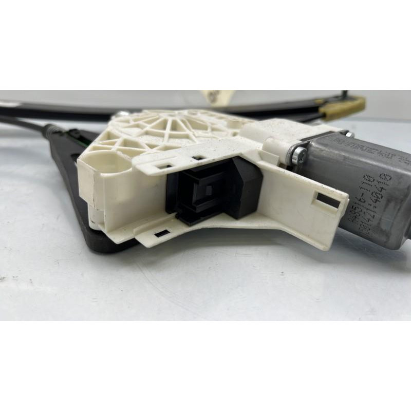 Leve vitre electrique arriere gauche AUDI A1 1 Photo n°5