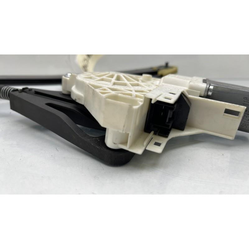 Leve vitre electrique arriere gauche AUDI A1 1 Photo n°8