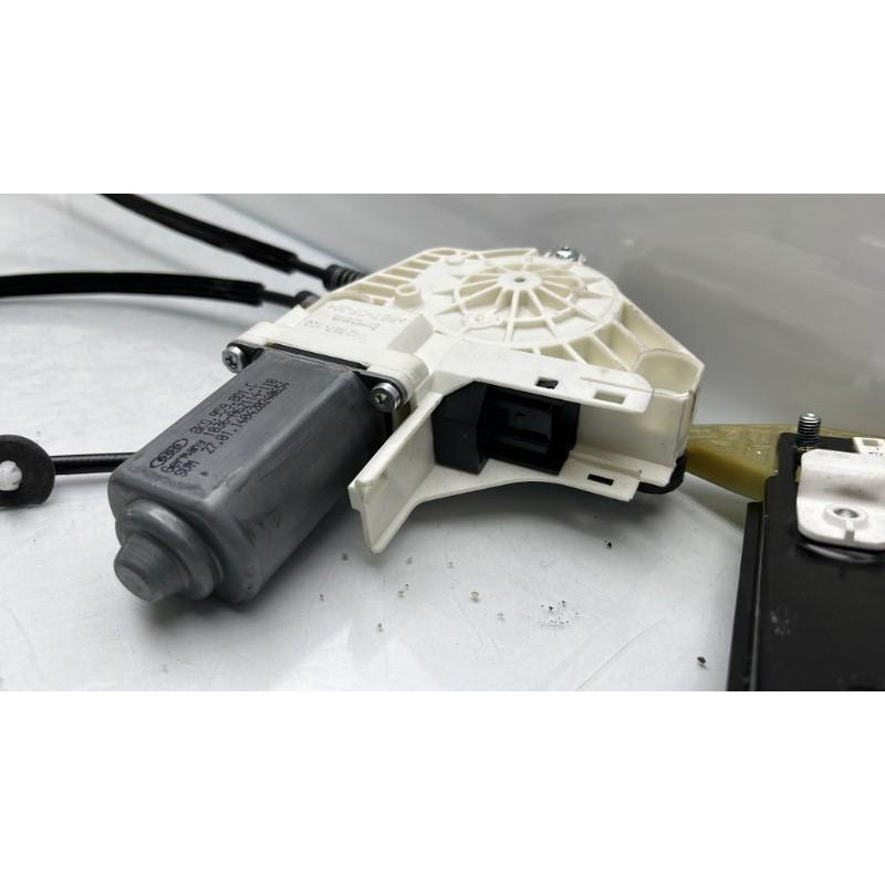 Leve vitre electrique avant gauche AUDI A1 1 Photo n°3