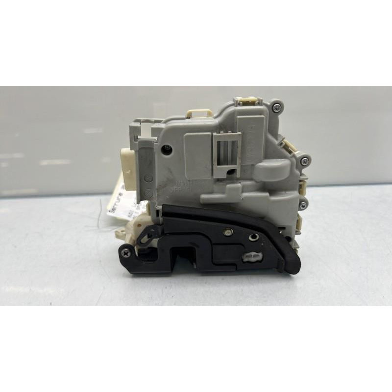 Serrure avant droit AUDI A1 1 Photo n°5