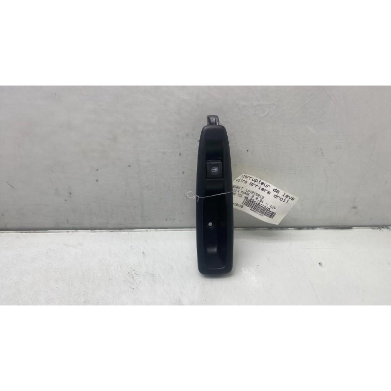 Interrupteur de leve vitre arriere droit RENAULT CLIO 4 Photo n°3