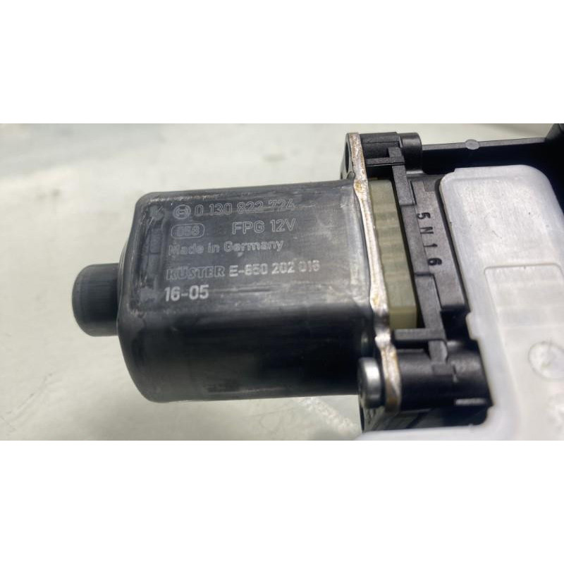Leve vitre electrique arriere droit VOLKSWAGEN TIGUAN 2 Photo n°1