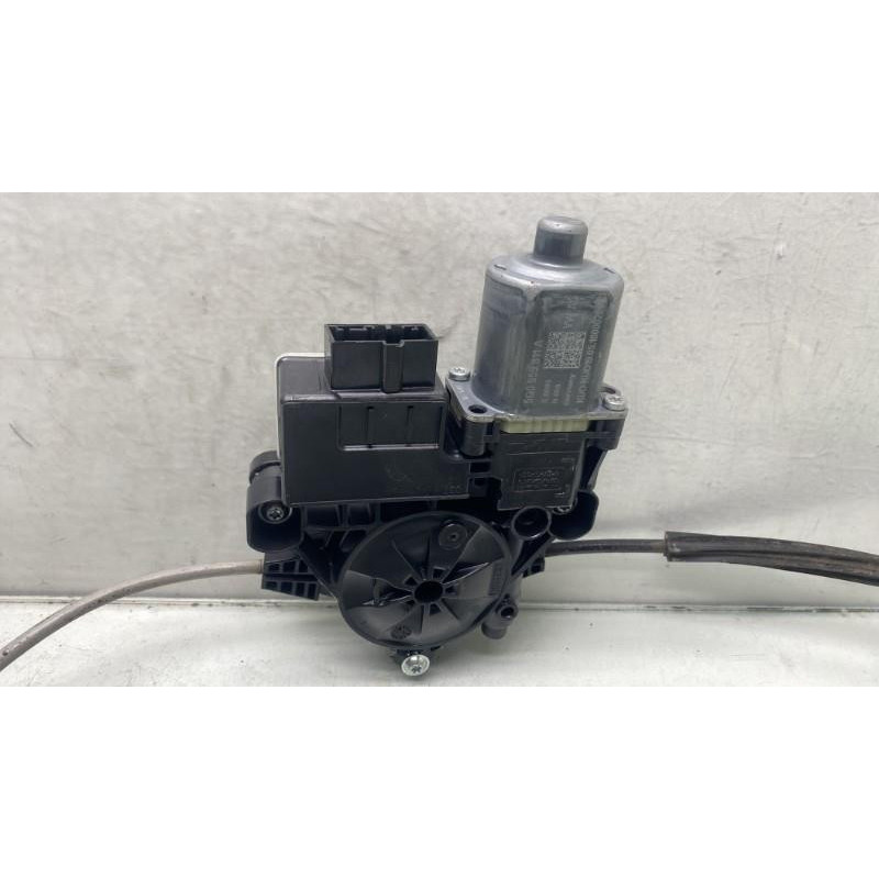 Leve vitre electrique arriere gauche VOLKSWAGEN TIGUAN 2 Photo n°7